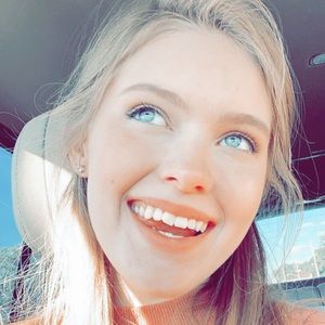 Meet your Posher, Katelyn